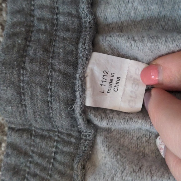 Girls Size L (11/12) Gray evsie Joggers with Distressed Gold Star Detailing - Picture 4 of 5